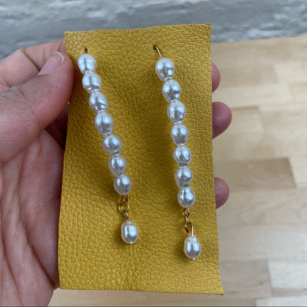 Pearl bead earrings